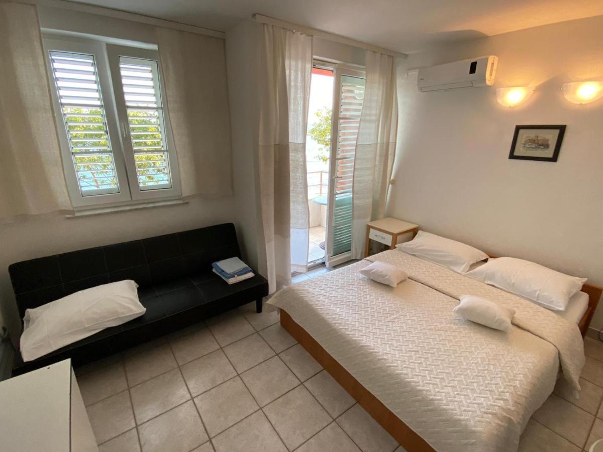 Blue Wave Apartments Turanj Bagian luar foto