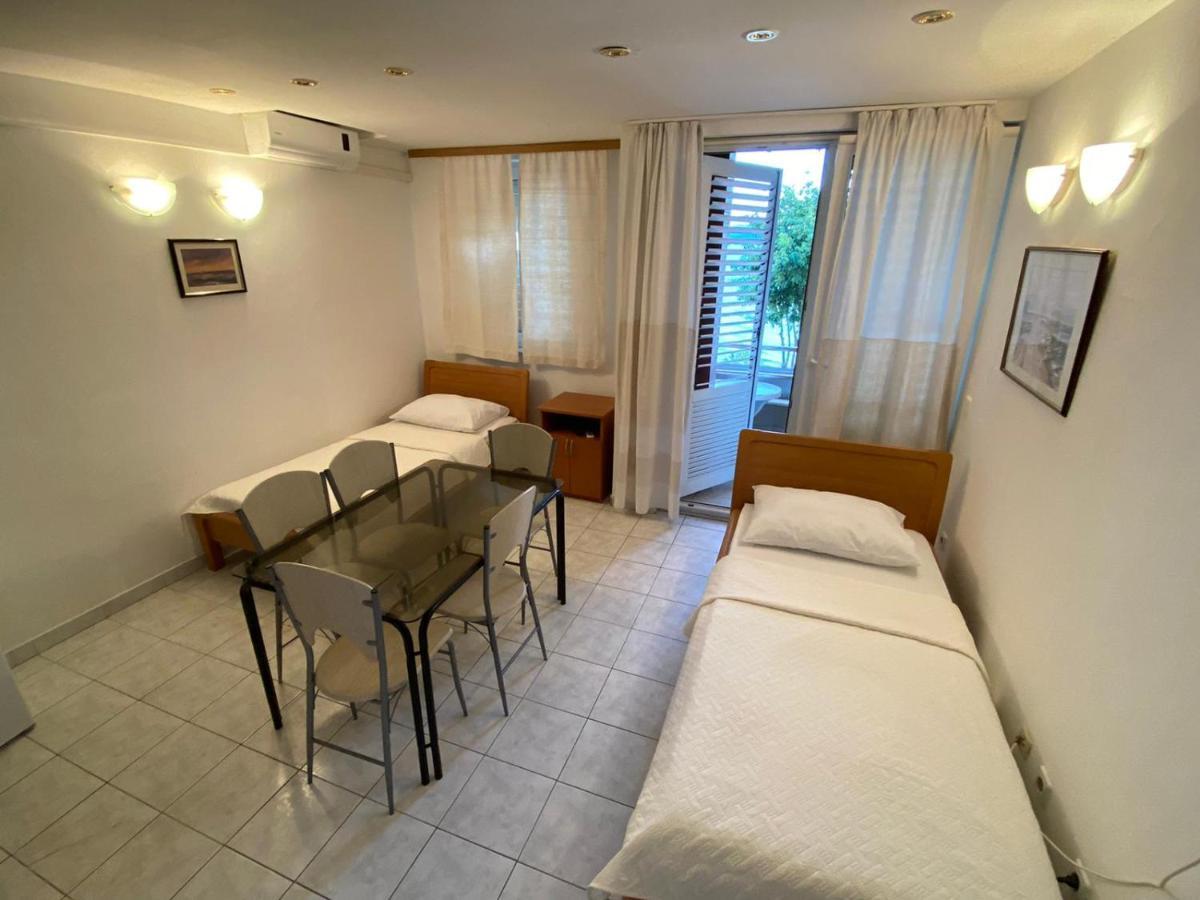 Blue Wave Apartments Turanj Bagian luar foto