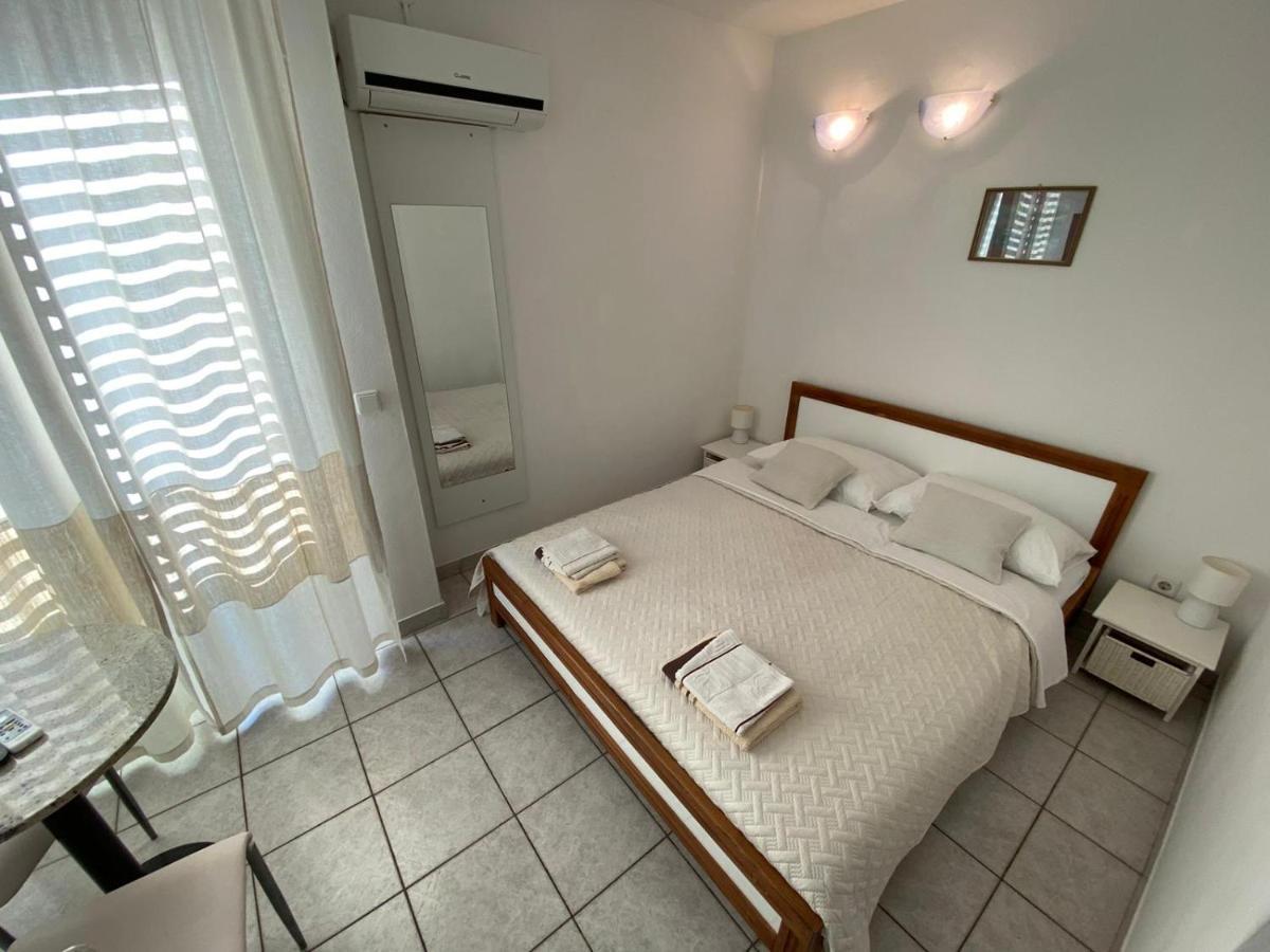 Blue Wave Apartments Turanj Bagian luar foto
