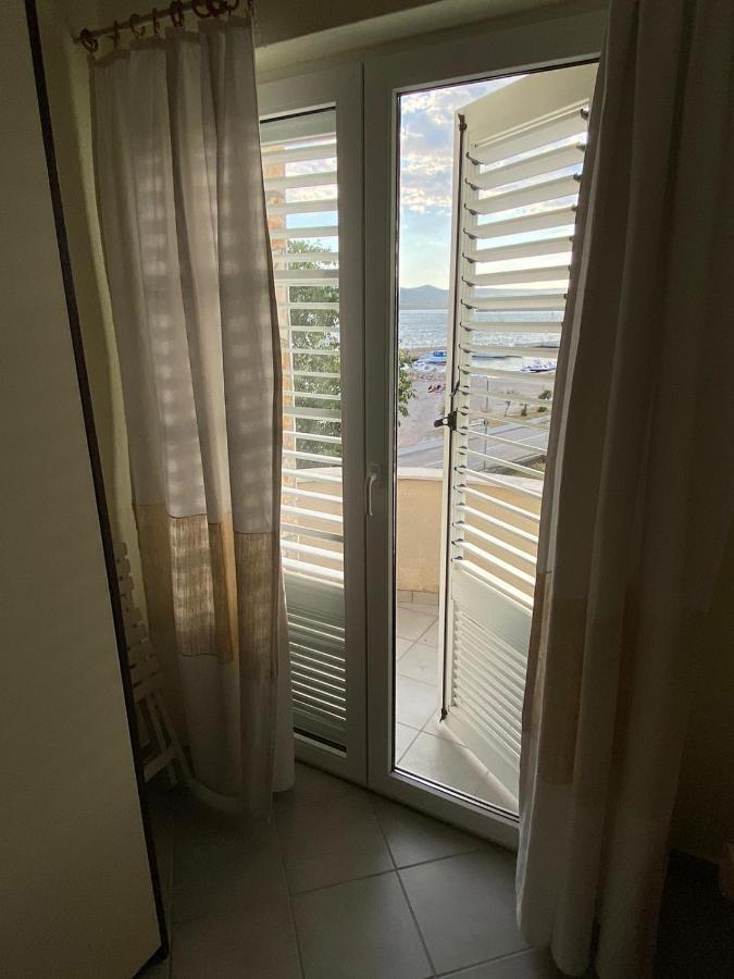 Blue Wave Apartments Turanj Bagian luar foto