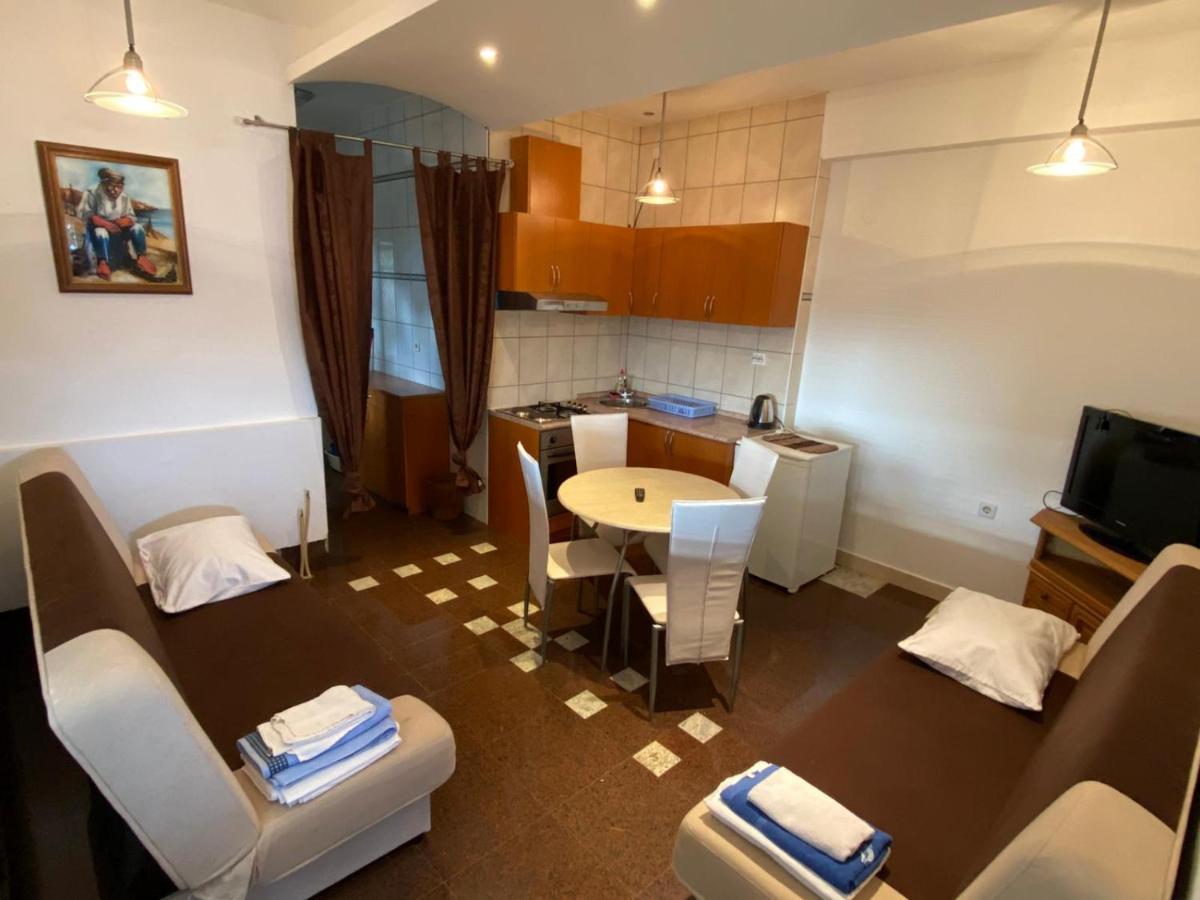 Blue Wave Apartments Turanj Bagian luar foto