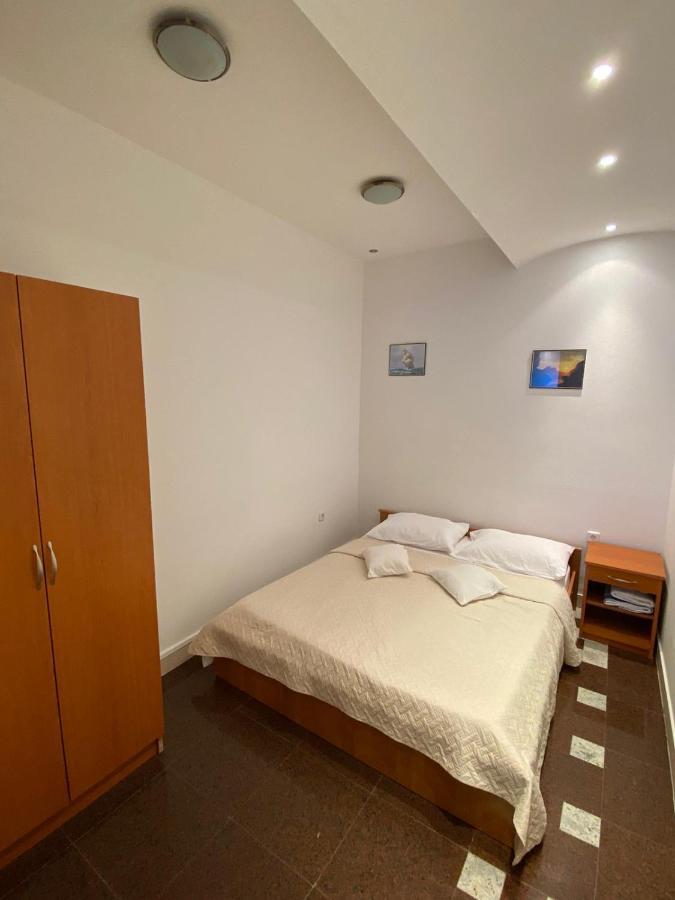 Blue Wave Apartments Turanj Bagian luar foto