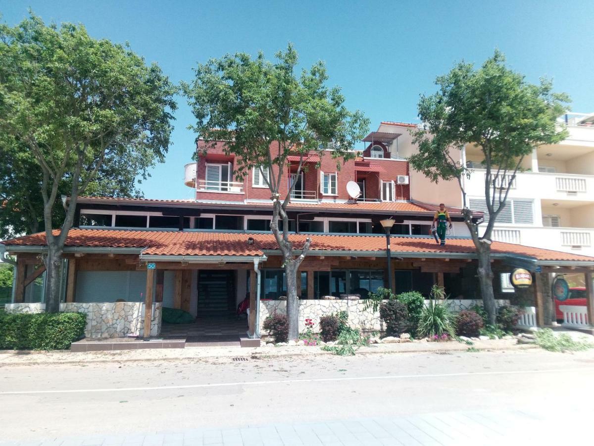 Blue Wave Apartments Turanj Bagian luar foto