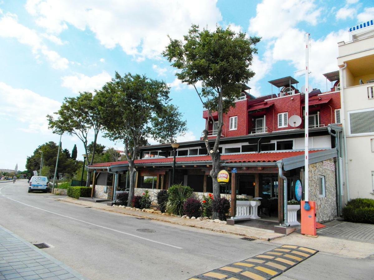 Blue Wave Apartments Turanj Bagian luar foto